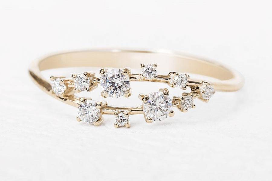 Cluster wedding band