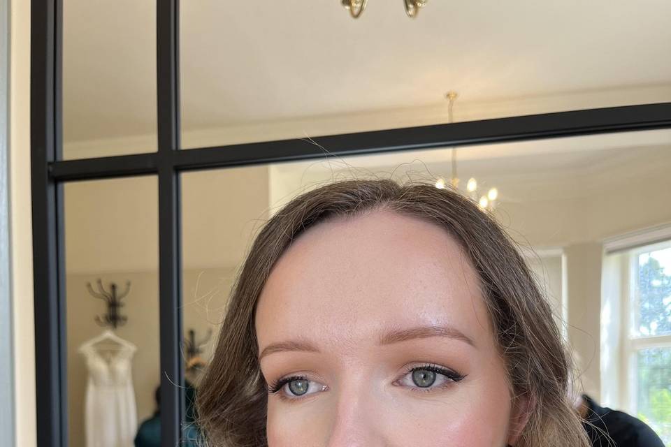 Soft bridesmaid glam