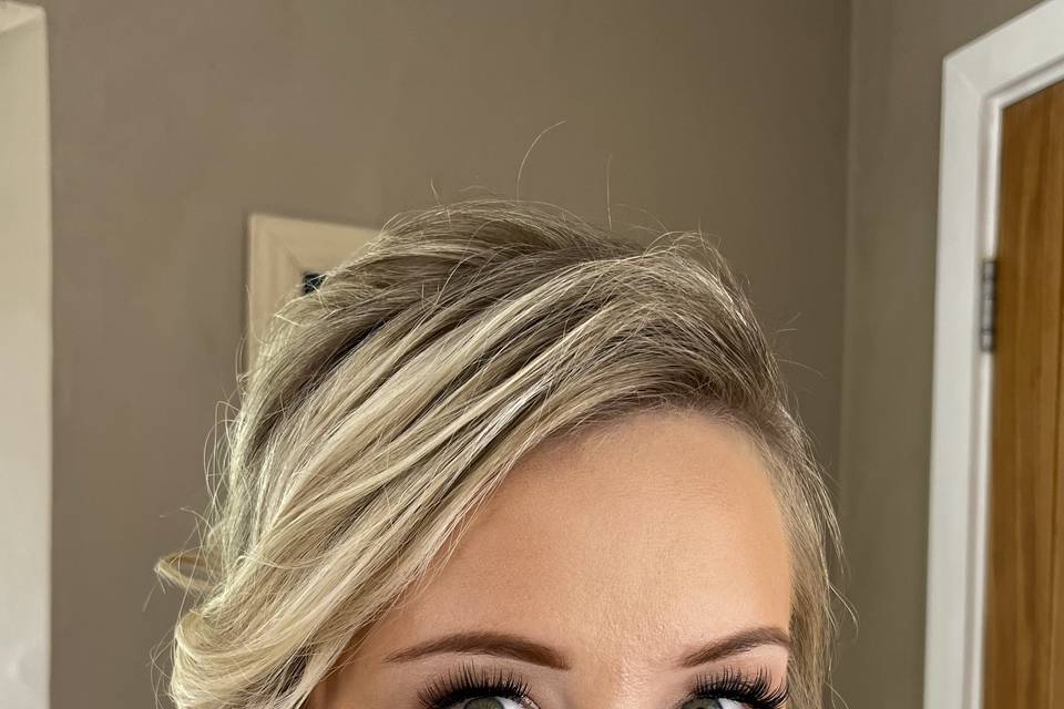 Soft bridesmaid glam