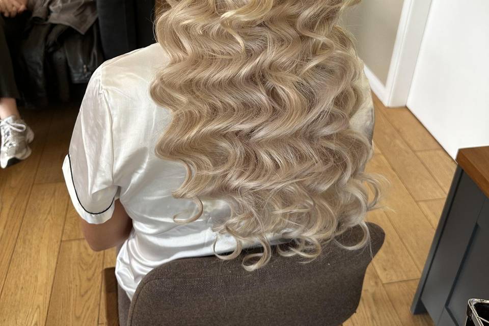 Hollywood waves