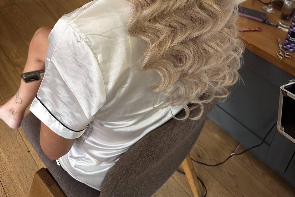 Hollywood waves