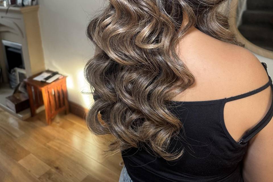 Half up half down waves