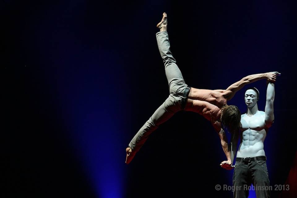 Hand Balance - Paris