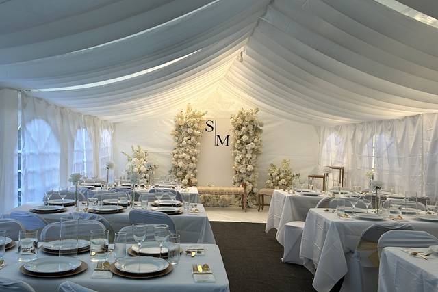 White and Gold wedding