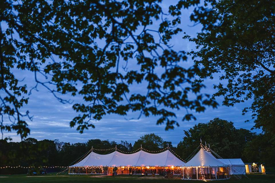 Stretch Tent Jupiter Lawn