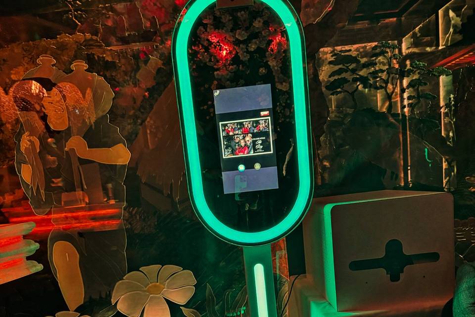 Mirror Selfie Photobooth Hire