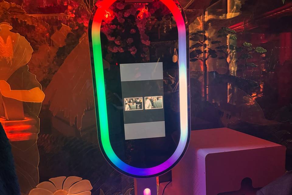 Magic Mirror selfie Booth