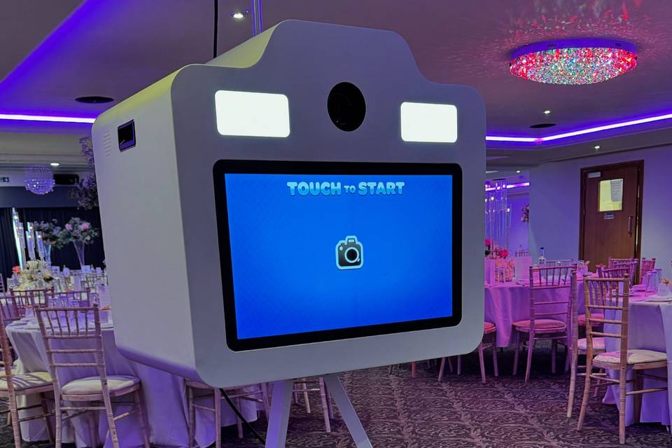 The white Retro box