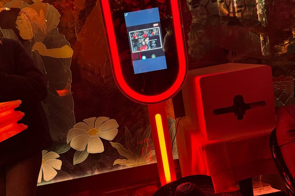The Magic Mirror X Selfie