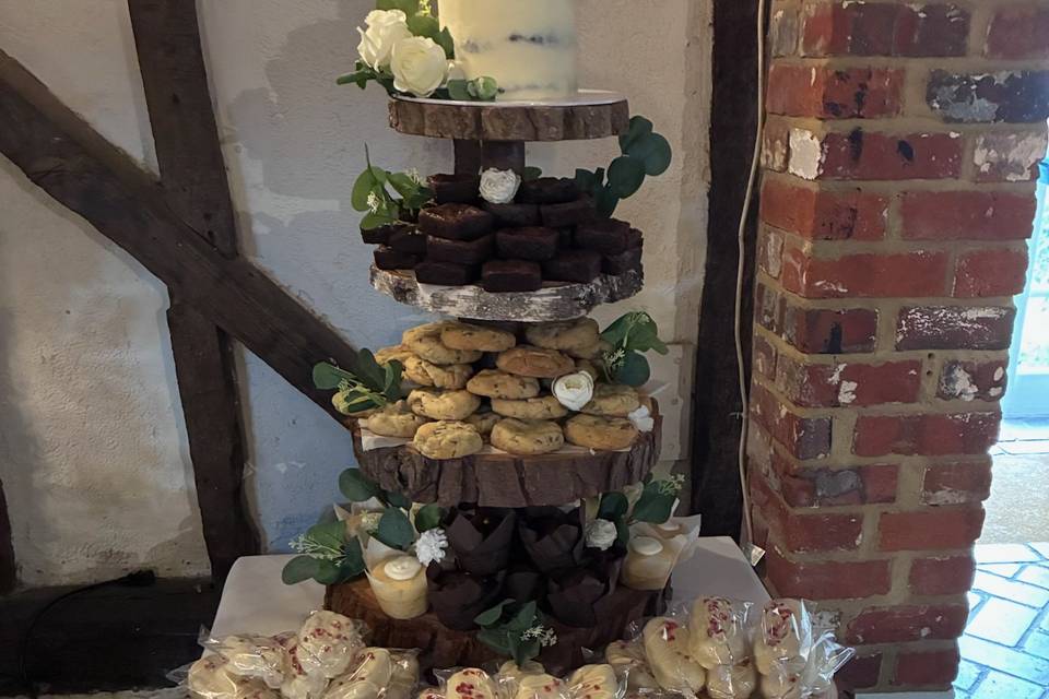Dessert tower cake