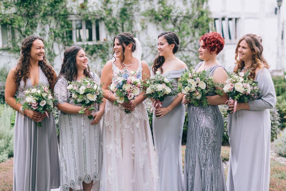 Ella and her bridesmaids.