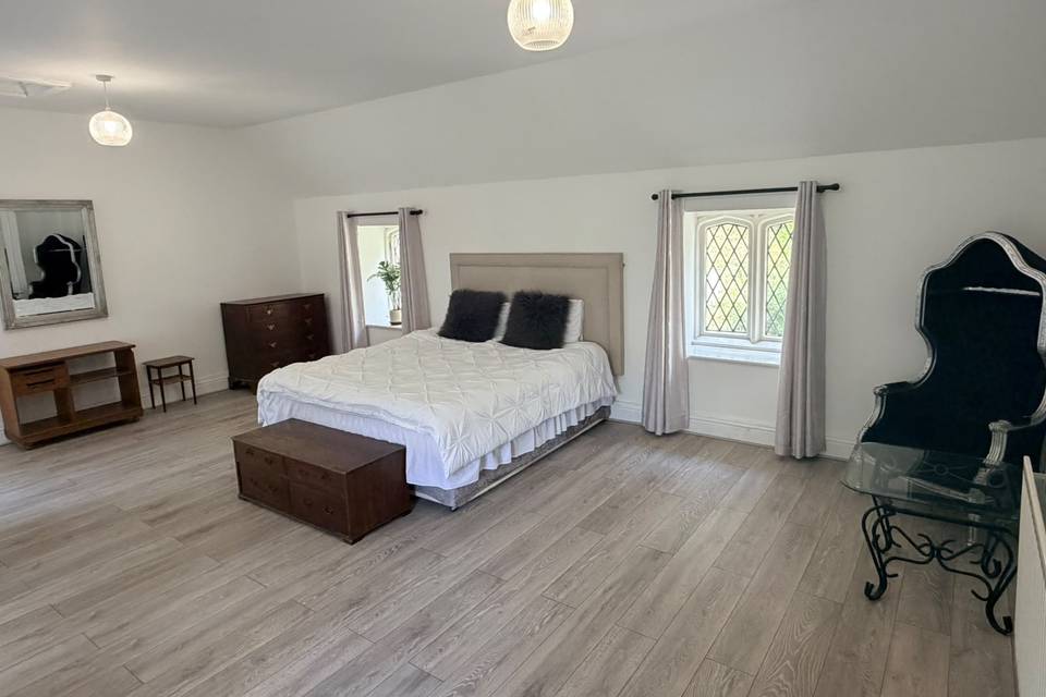 Coach House King 2