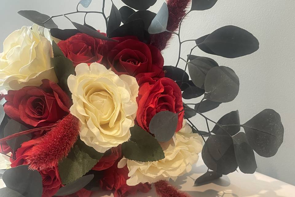 Red and ivory bouquet