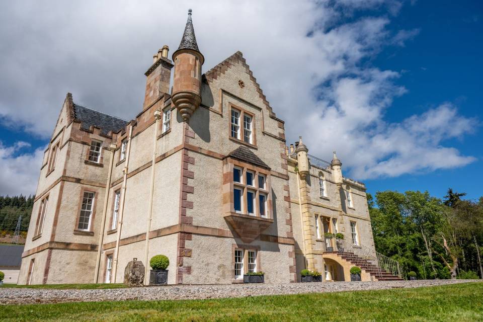 Georgian small castle wedding