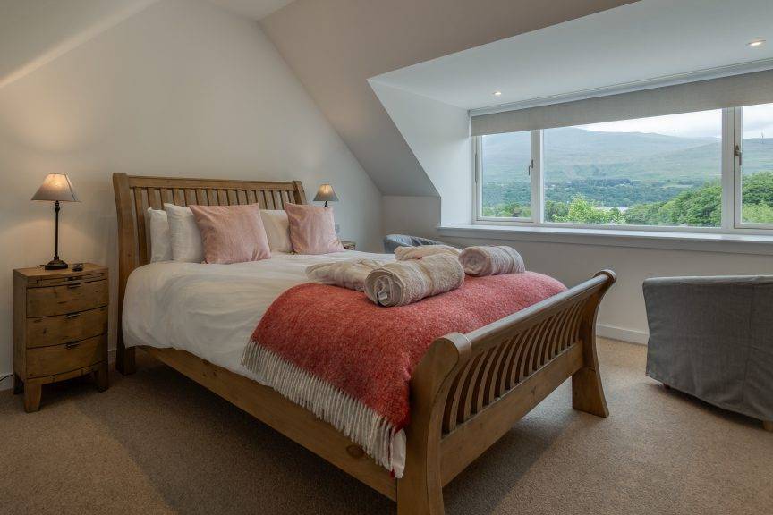 Stunning Views and Sleigh Beds