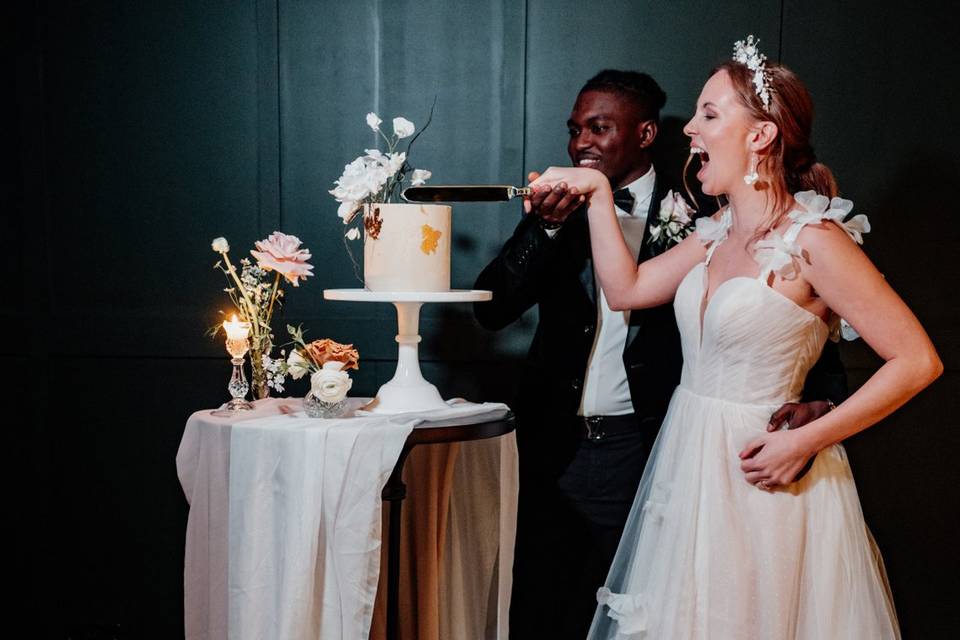 Cutting the cake