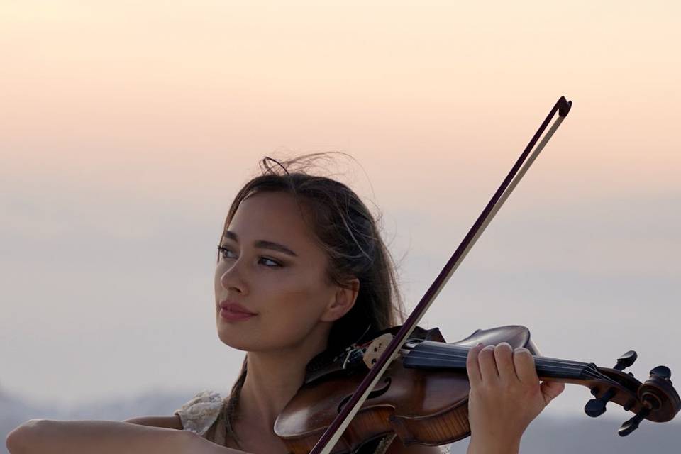 Anna Edelweiss Dovak violinist