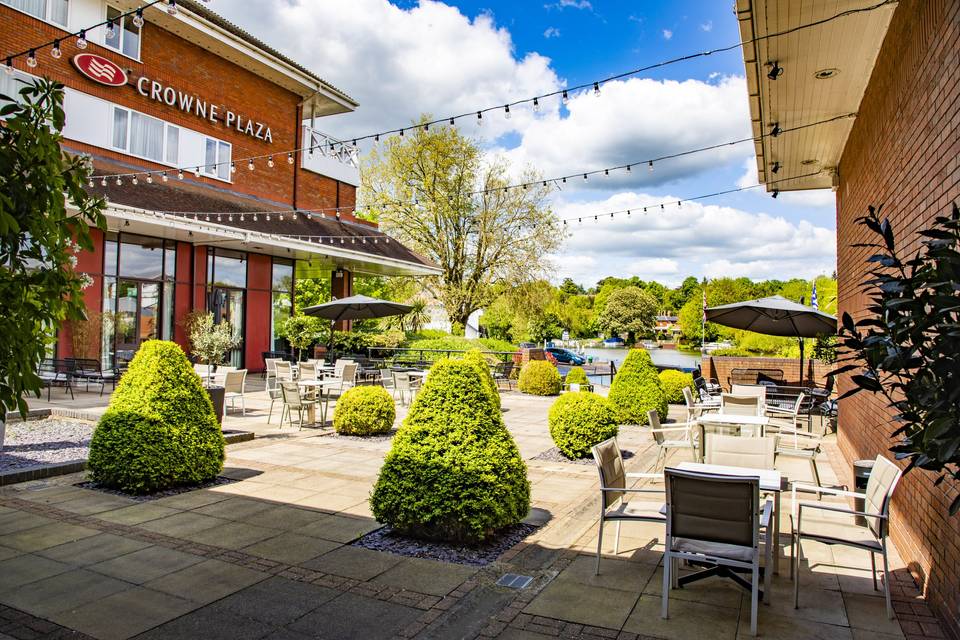 Terrace with Thames River View