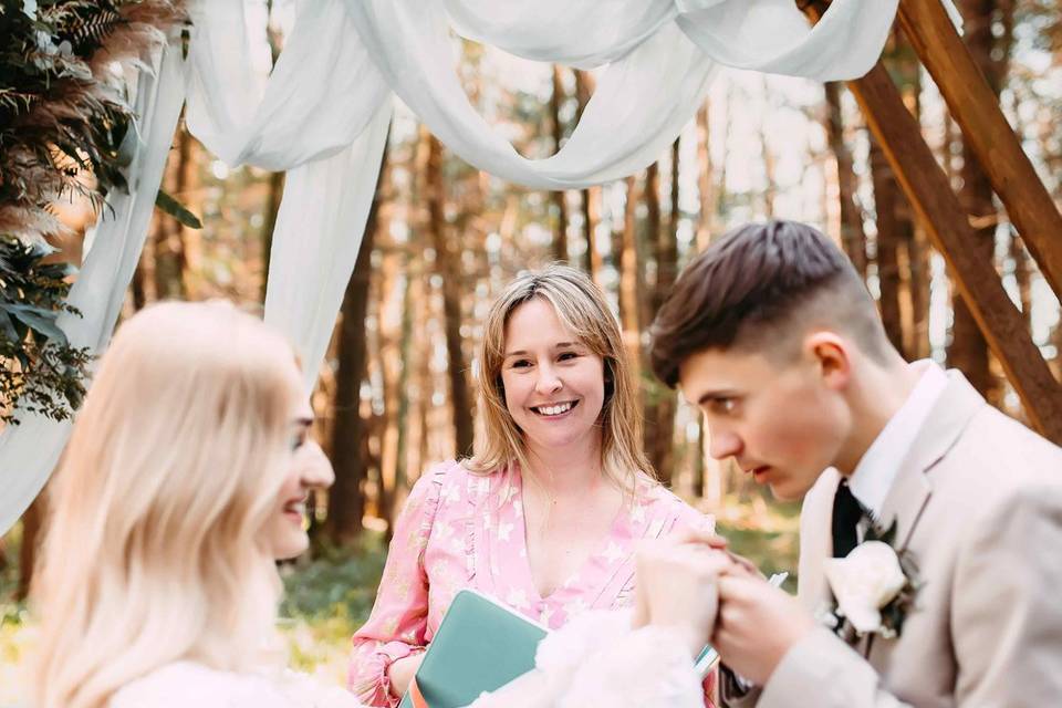 Lovely outdoor ceremony