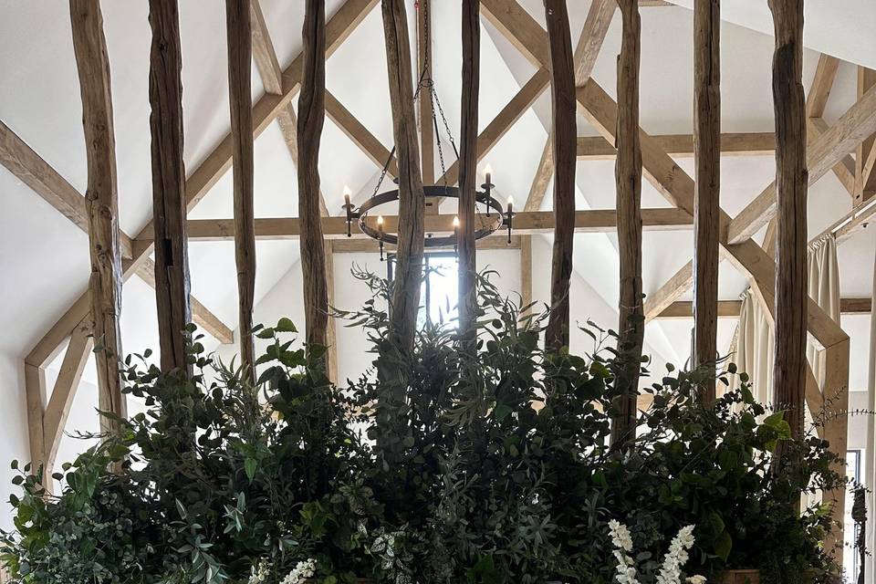 Rustic and romantic pedestals