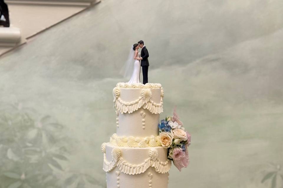 Lambeth style cake at Hedsor