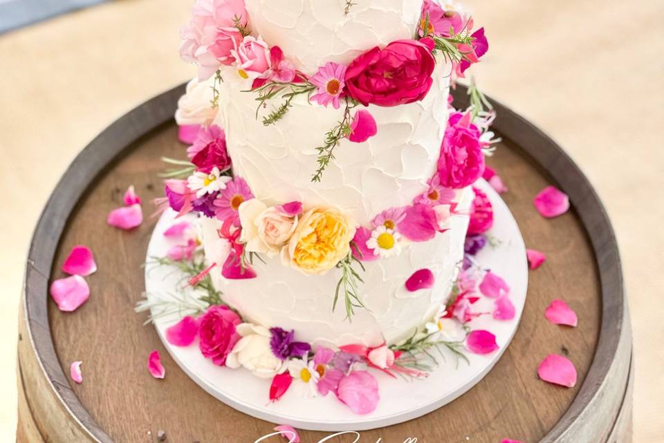 Edible flowers cake Daventry