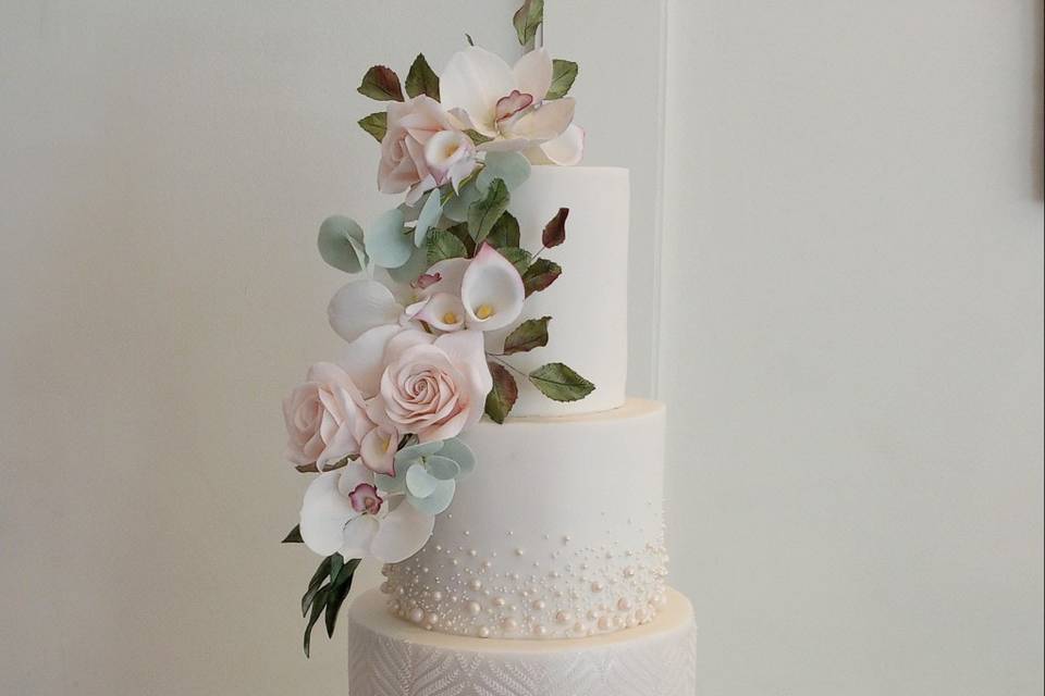 Black and white wedding cake