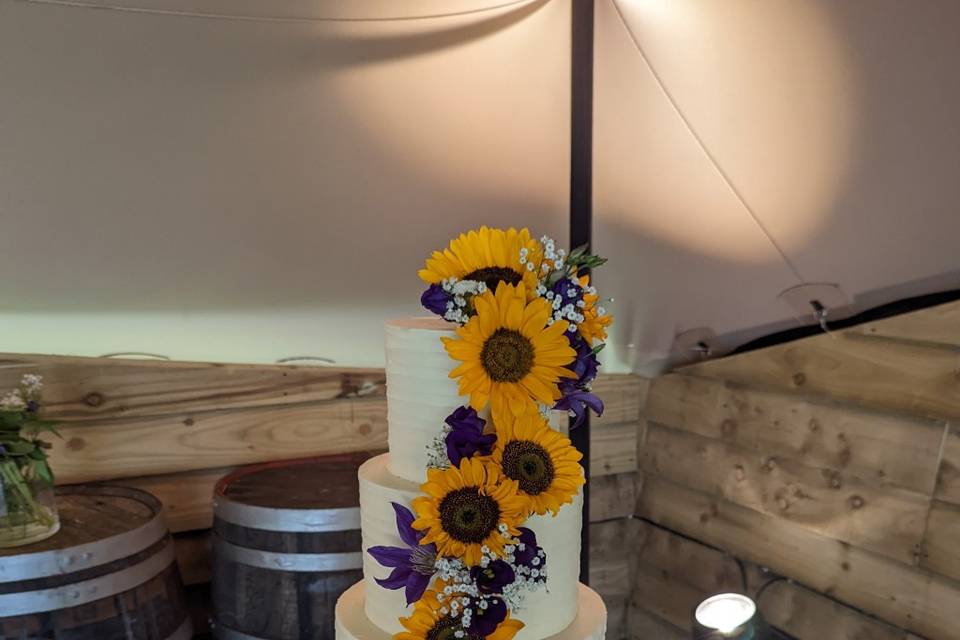 Textured buttercream sunflower