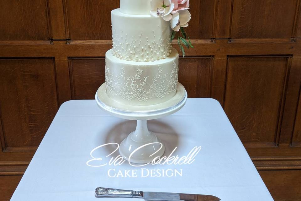 Pearlescent wedding cake with