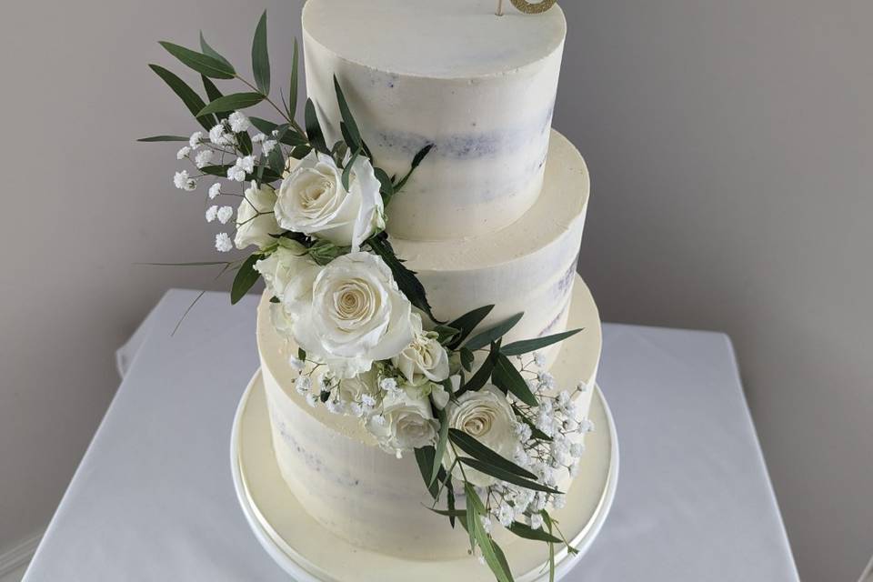 Dusky blue wedding cake