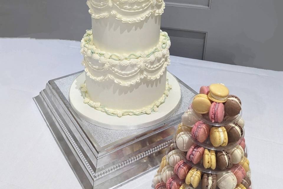 Elegant wedding cake