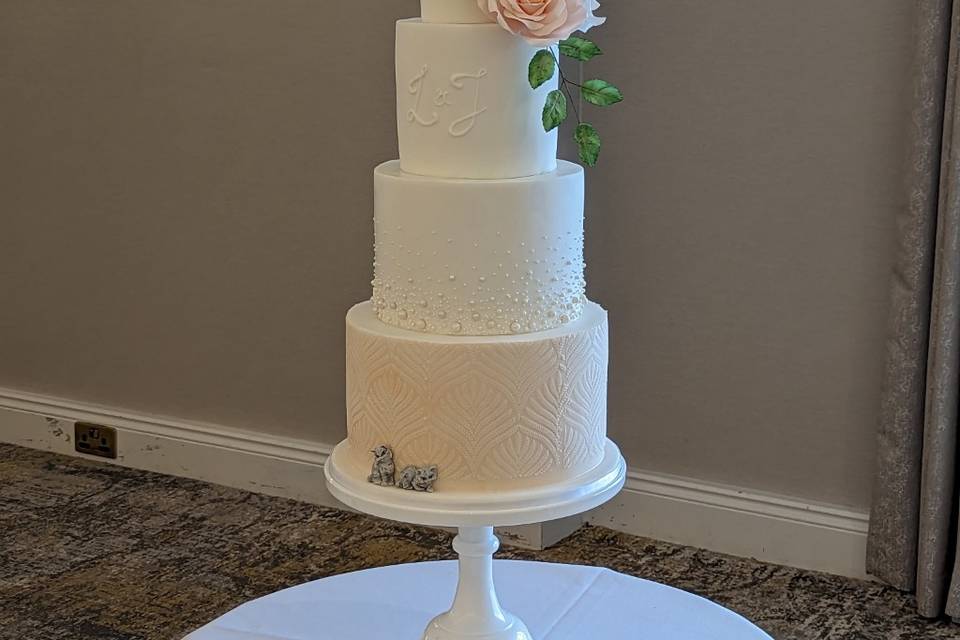 Coral wedding cake