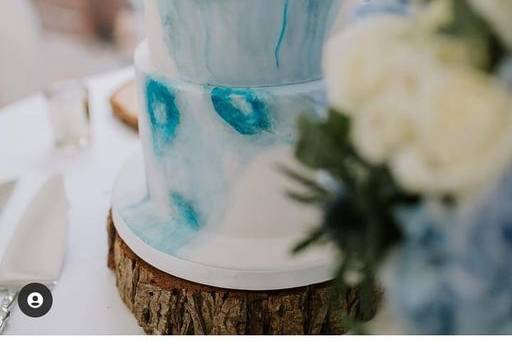 Marble wedding cake