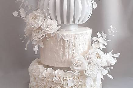 Silver Elegance wedding cake