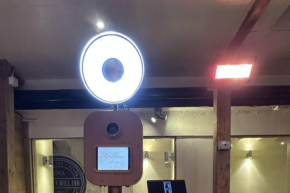 Luxe booth