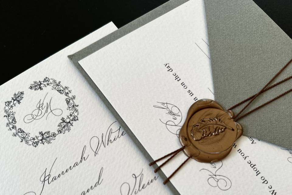Invitation suit
