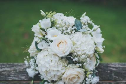 Bridal teardrop bouquet.