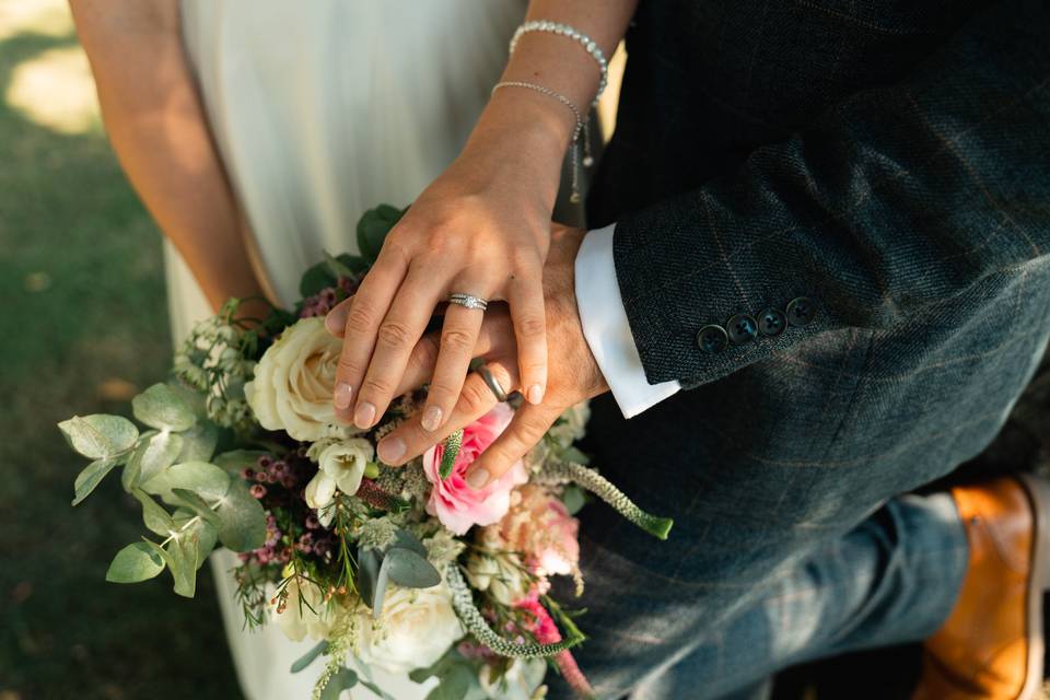 Bouquet and ring shot