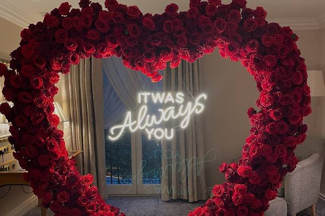 Floral heart - Landmark Hotel