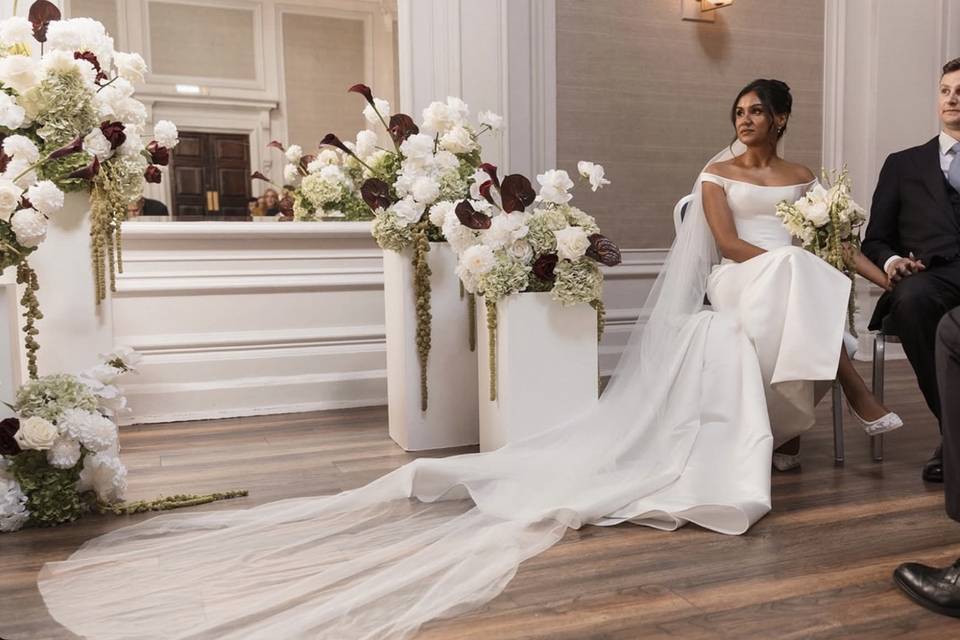 Pedestal flowers