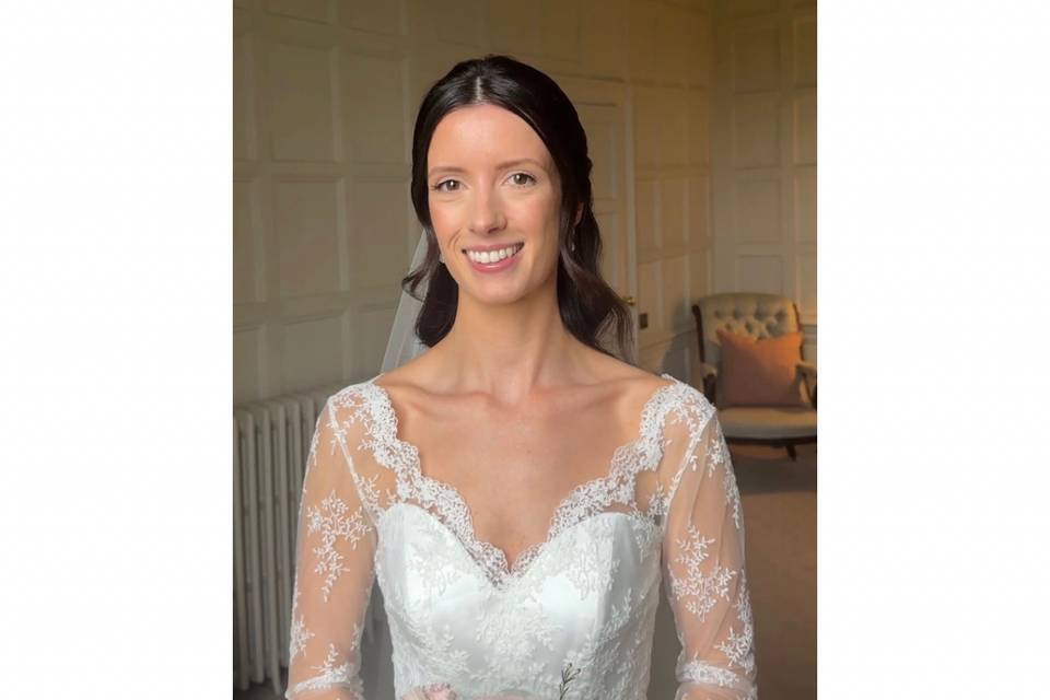 Minimal bridal look
