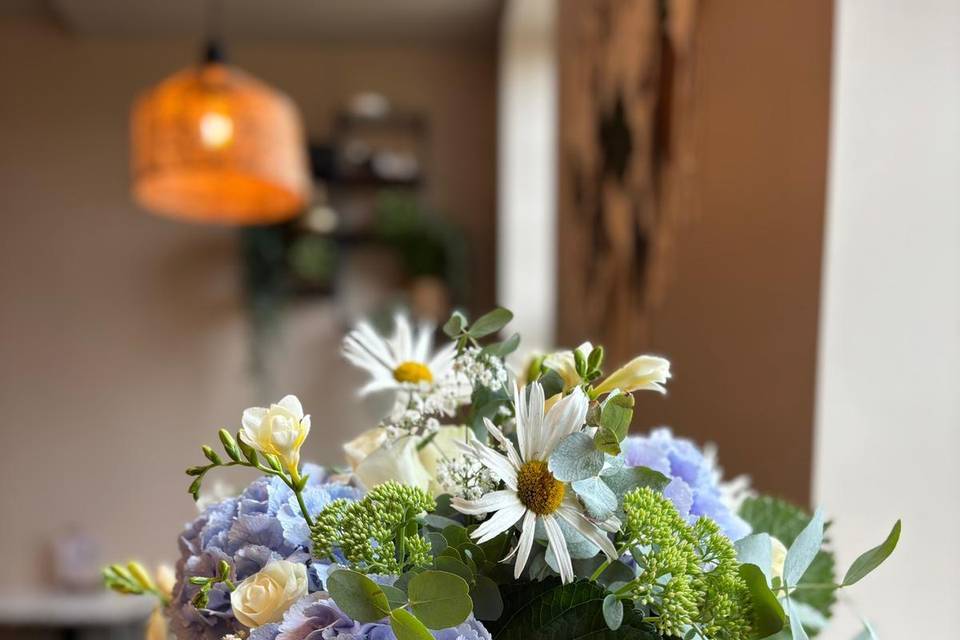 Blue table display