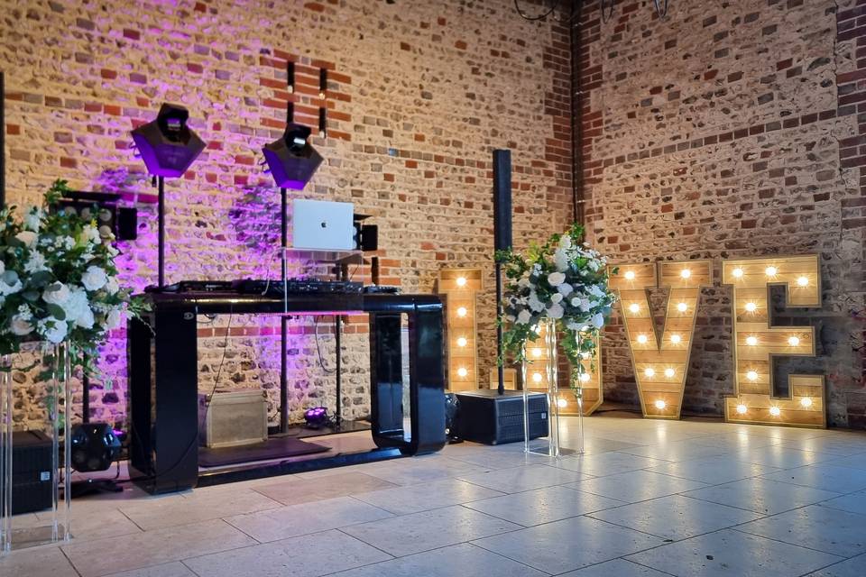 Stylish sound and lighting