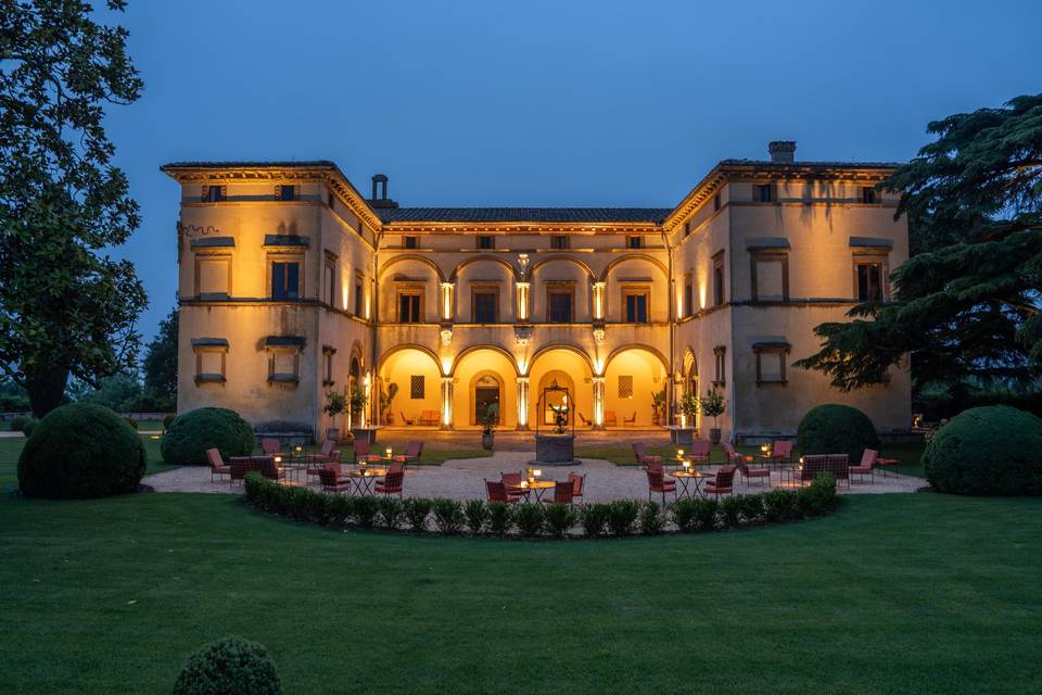 Delightful courtyard