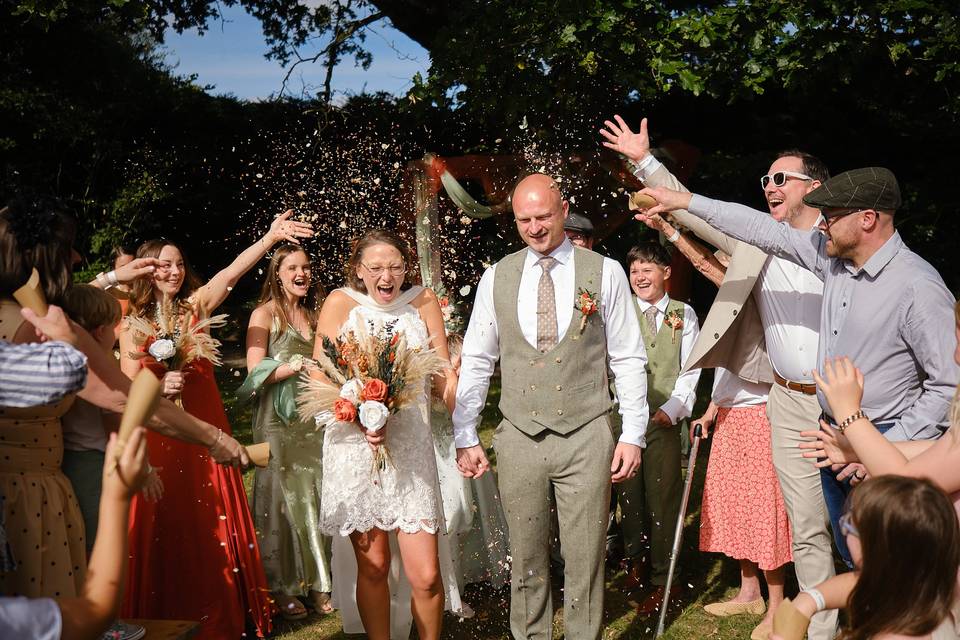 Wedding confetti throw