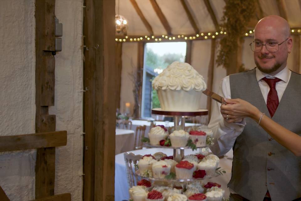 Katrina & Lewis - Winter Barns