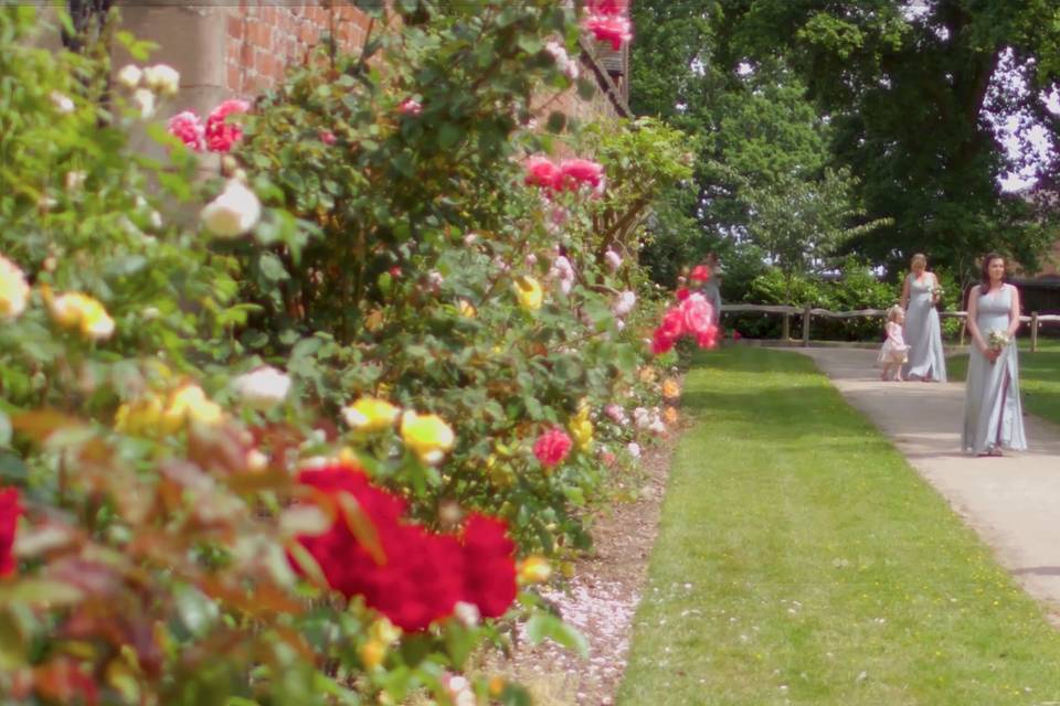 Laura & Sarah - Thorpe Gardens