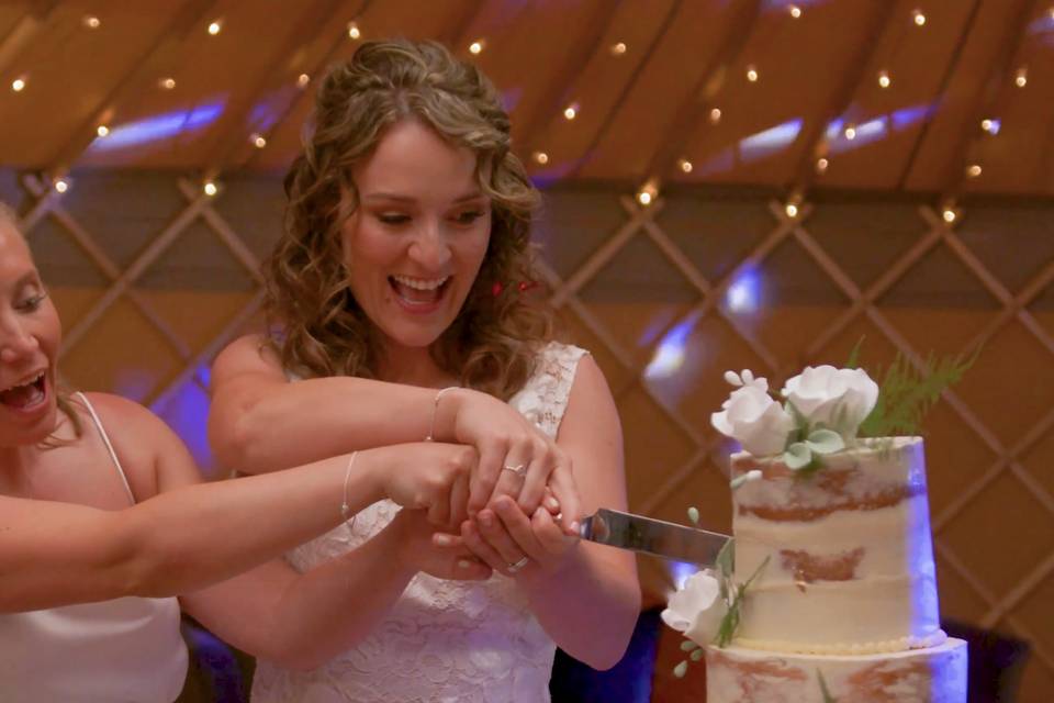 Laura & Sarah - Thorpe Gardens