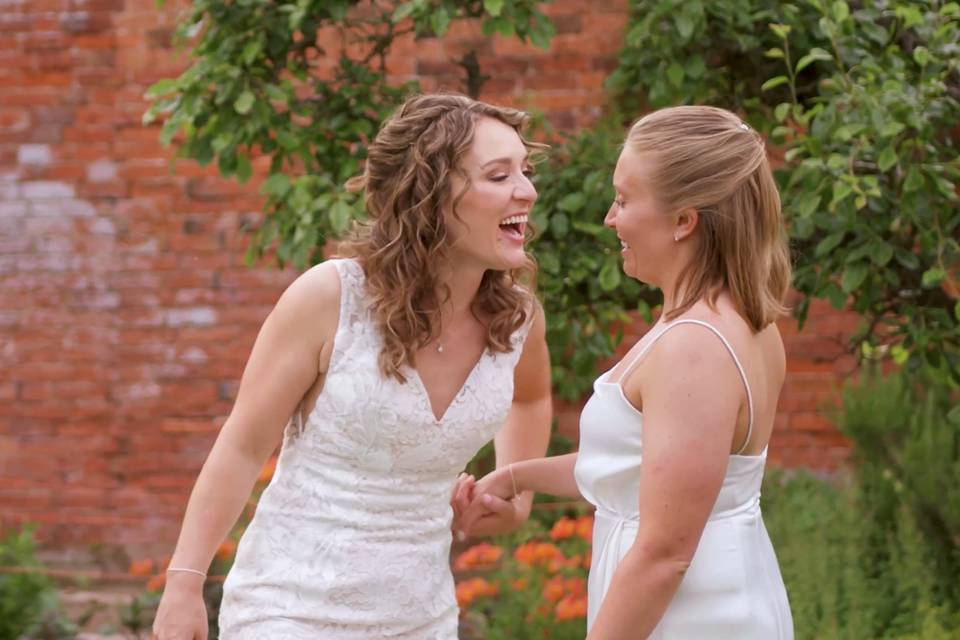 Laura & Sarah - Thorpe Gardens