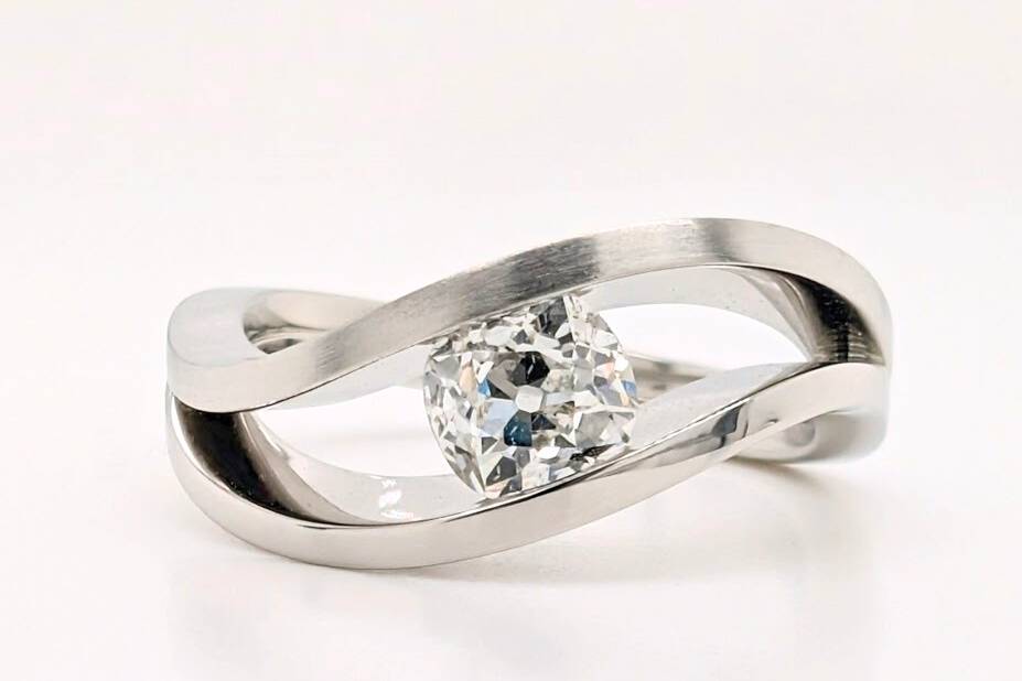 White Gold & Diamond Ring